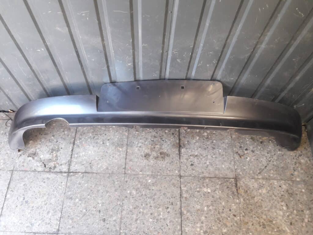7124716 dokładka zderzaka bmw e87