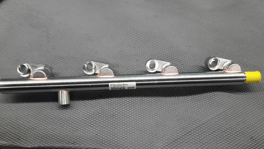 a2540701400 listwa wtryskowa mercedes 254