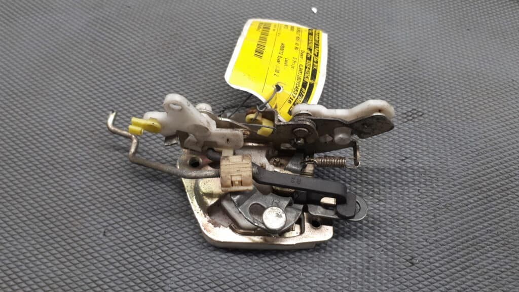Zamek drzwi prawy tyl daewoo matiz 98r
