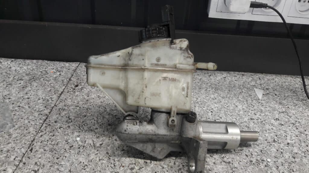 pompa hamulcowa audi a3 8p