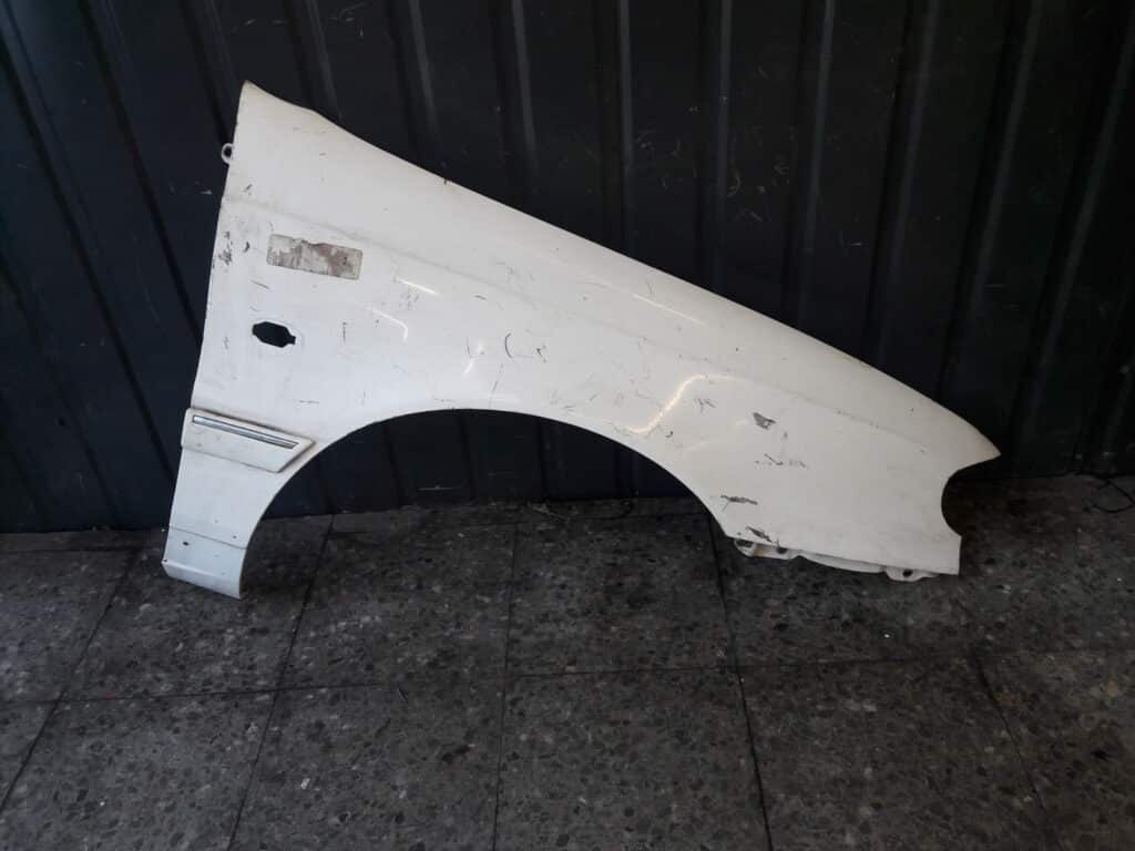 błotnik prawy przod hyundai lantra 94r biały