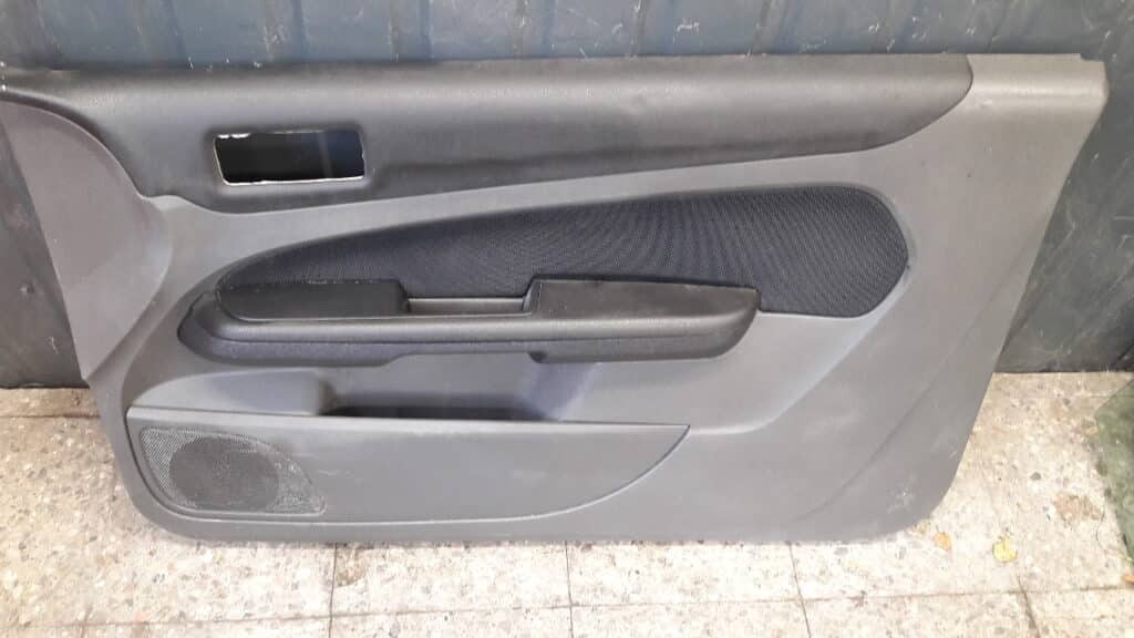 4M51B23942 boczek drzwi prawy przod focus mk2 5d
