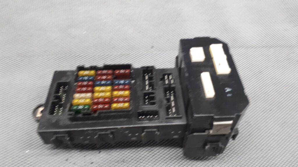 ok9ac67560 skrzynka bezpecznikow kia clarus