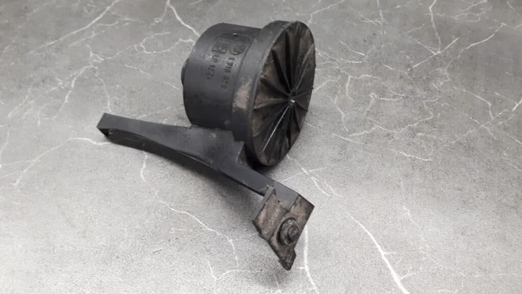 1716578 filtr powietrza bmw e46 326i 318i 1.9 M43