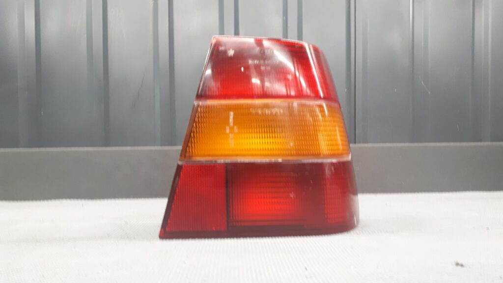 3534084 lampa prawy tyl volvo 940 sedan