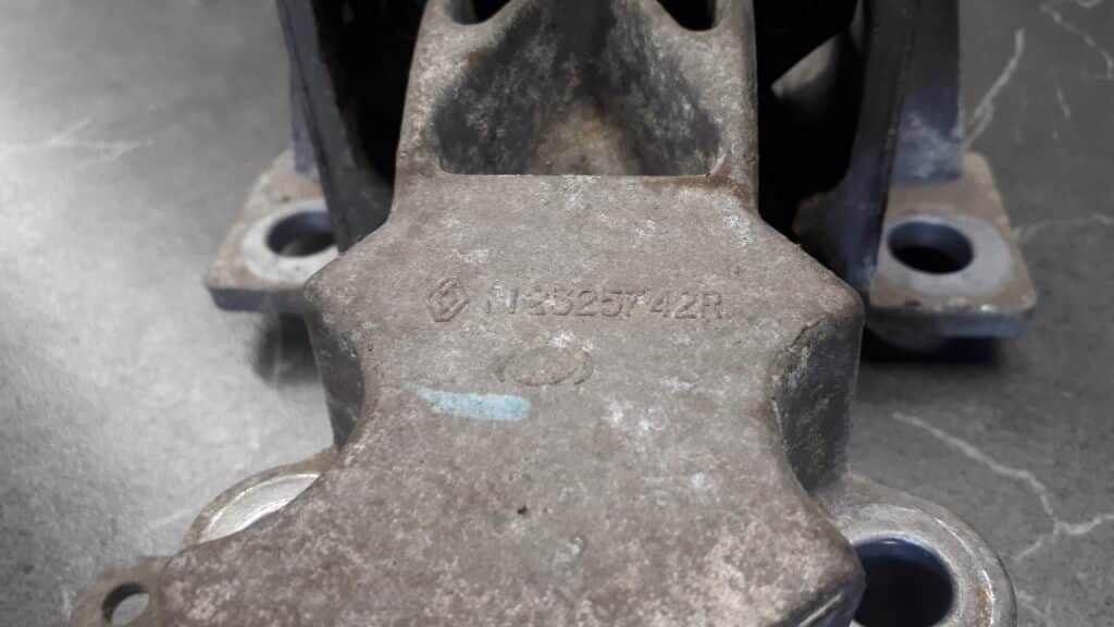 112325742R poduszka silnika renault twingo II 1.2 16v