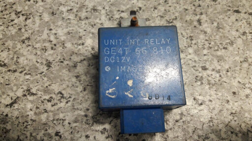 GE4T66810 mazda 626 modul unit int relay