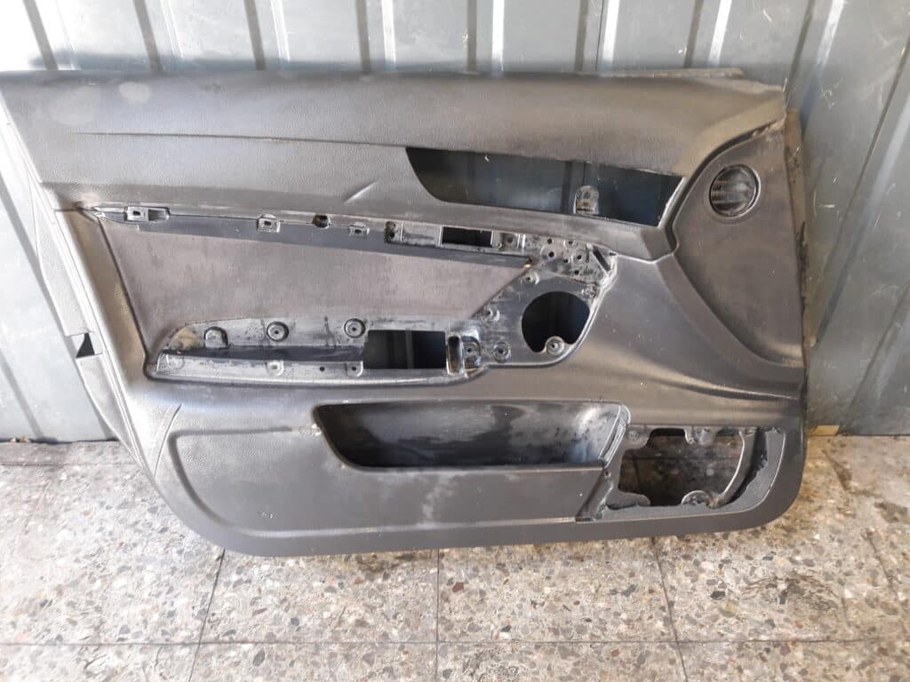 4f1867105a boczek drzwi prawy tyl audi a6 c6