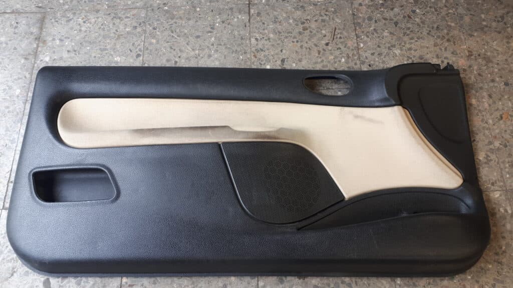 9638328077 boczek lewy przod peugeot 206