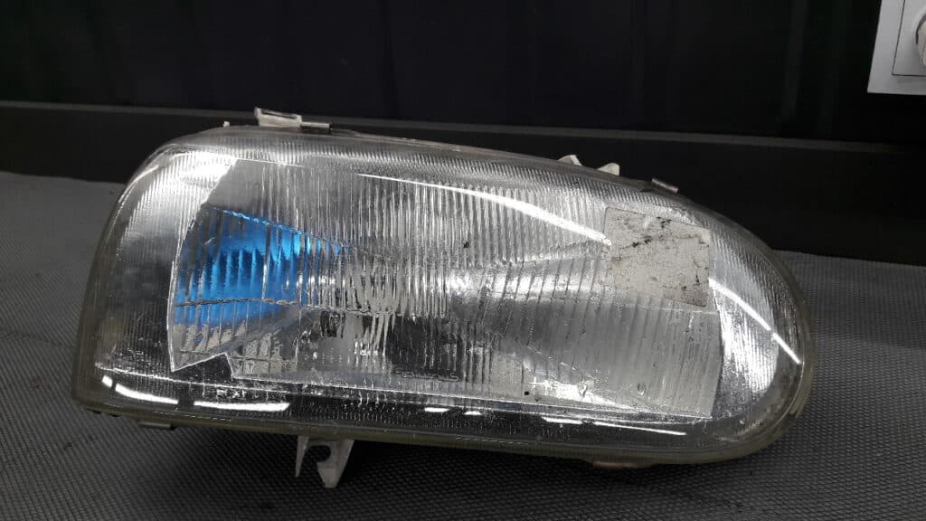 1H6941016CN Reflekotr prawy VW GOLF III SATURNUS