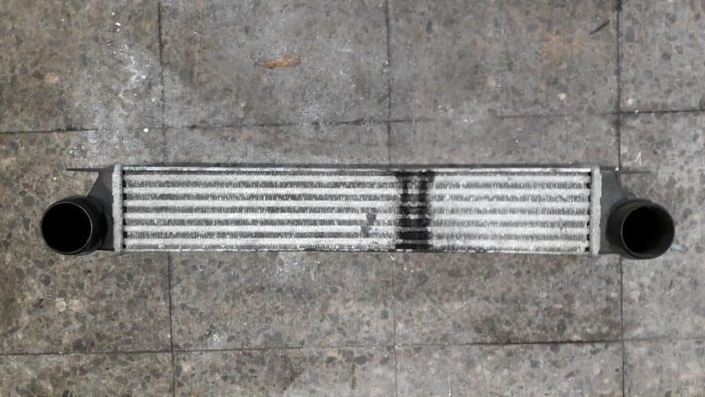17512247359 intercooler BMW e39
