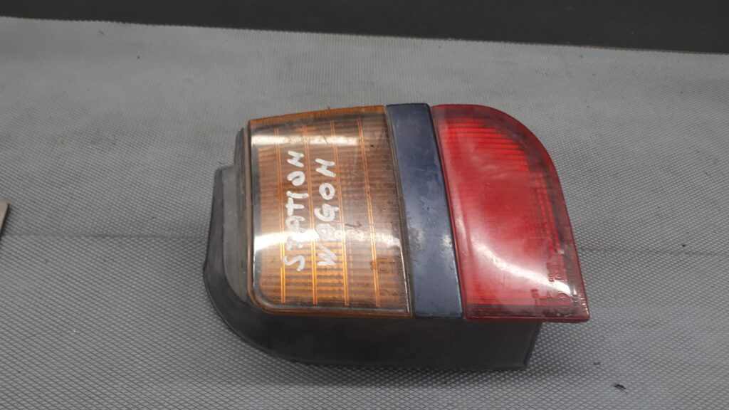 043-1536 lampa tylna prawa mitsubishi space wagon