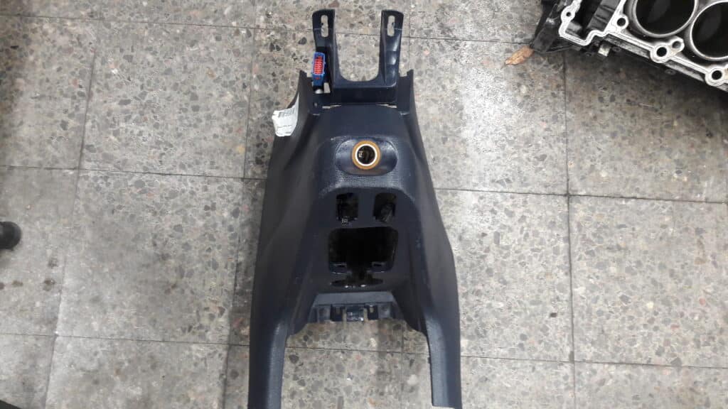 tunel srodkowy peugeot 1007 1.6 16v granatowy