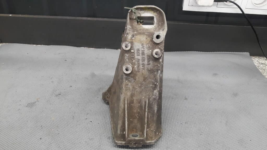 4A0199307A lapa wspornik silnika audi a6 c4 2.5tdi
