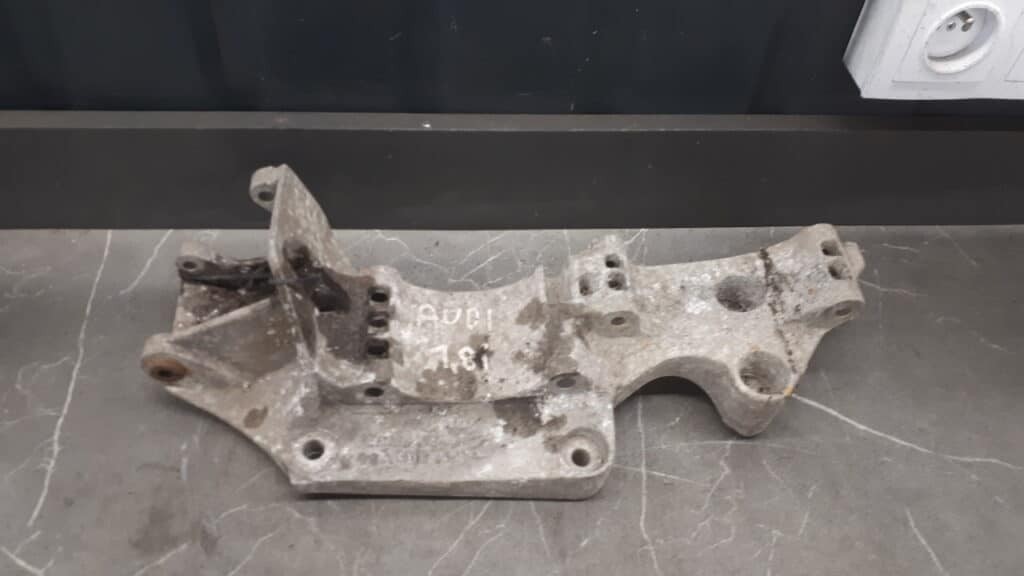 06a903143f Lapa Podstawa Łapa Audi A3 8l Lift 1.6