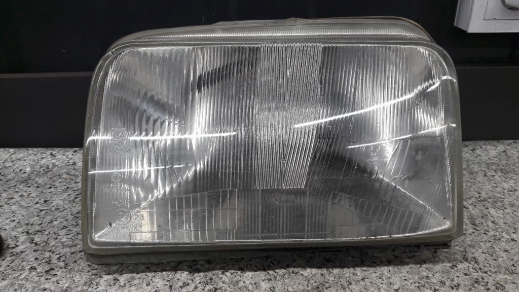 reflektor lewy renault rapid valeo 93r