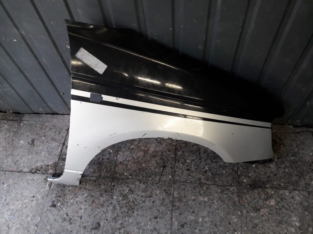 błotnik prawy przód daihatsu gran move 97r