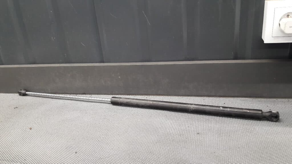 0627277580 silownik klapy boagaznika peugeot 206