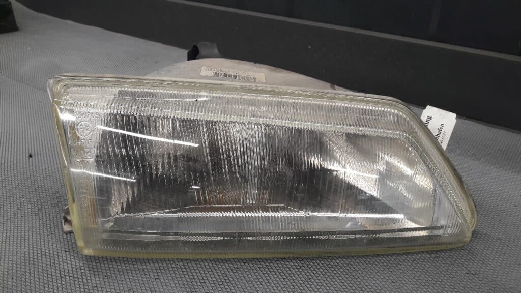 084638D Reflektor peugeot 106 93 H4 VALEO