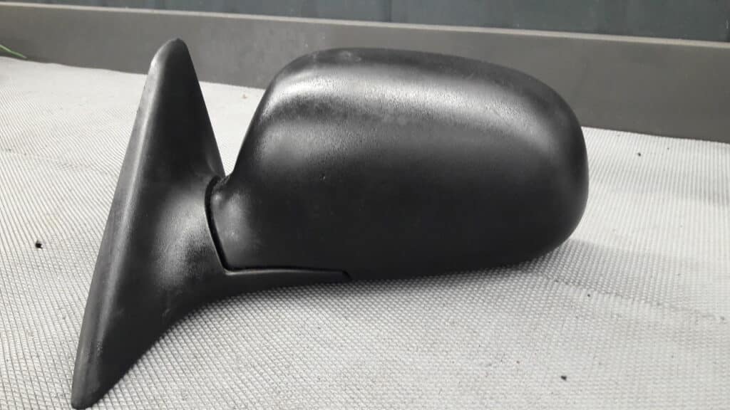 lusterko lewe HYUNDAI ACCENT CZARNE 3PIN 1998r