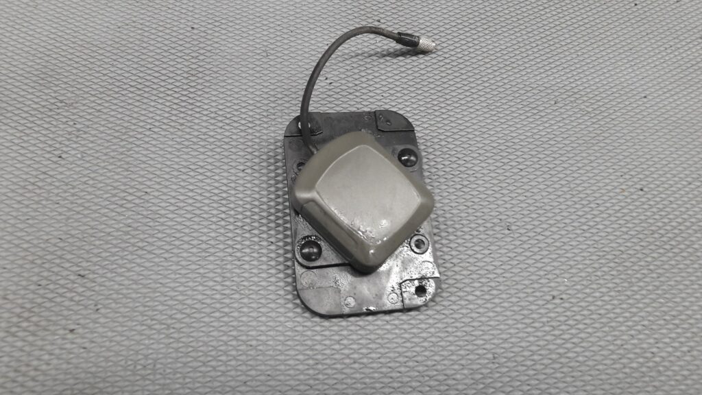 8360725 antena gps bmw e39 sedan
