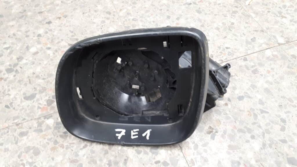 56530500 obudowa lewa lusterka vw T6