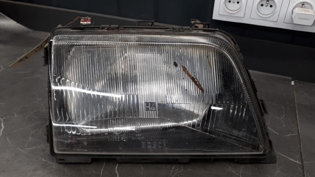 1305620488 reflektor prawy opel ascona C 88r bosch