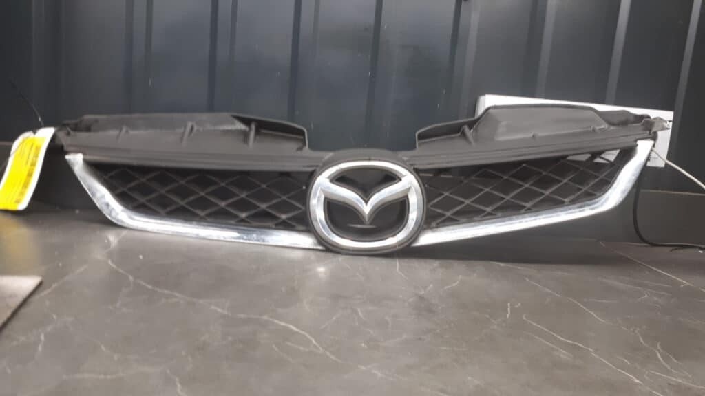C23550711 Atrapa Grill Mazda 5 I 06r