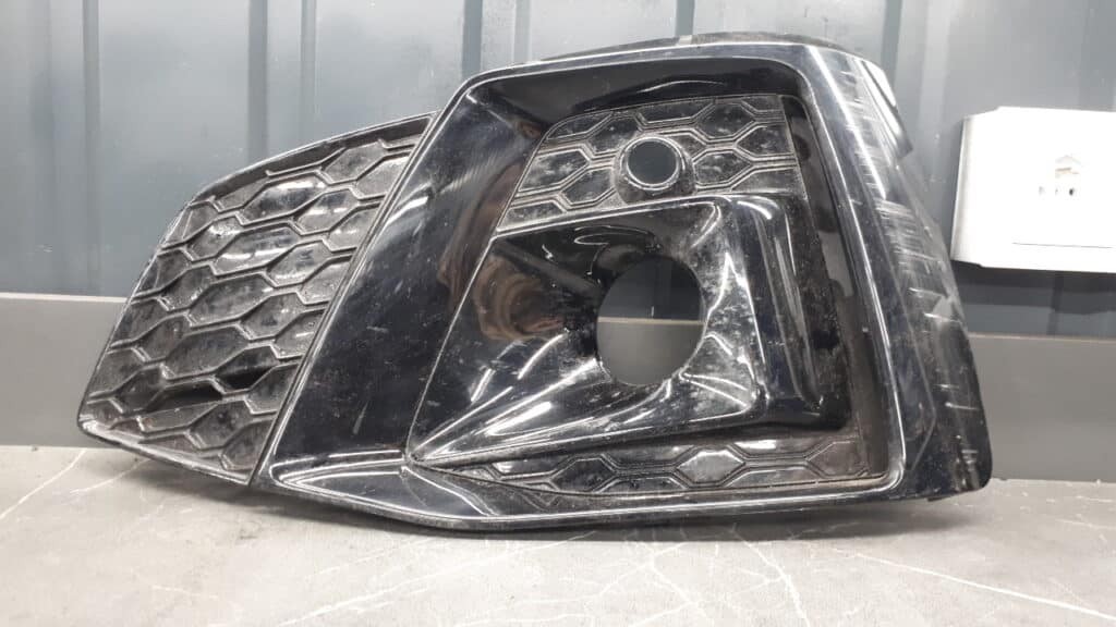 8W6807681AC Kratka zderzaka lewa Audi A5 s-line