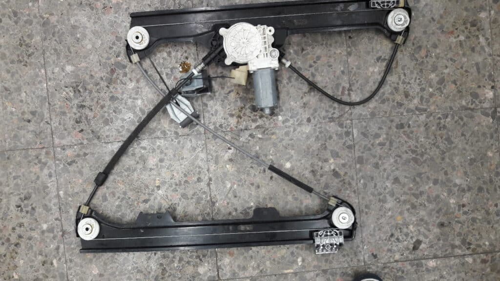 7184742S podnosnik szyb prawy przod bmw e60