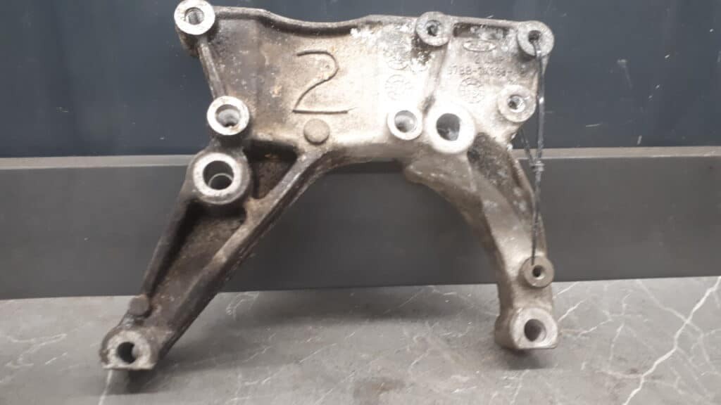 97bb-3k738-ae Łapa Silnika  Ford Mondeo Mk2 1,8