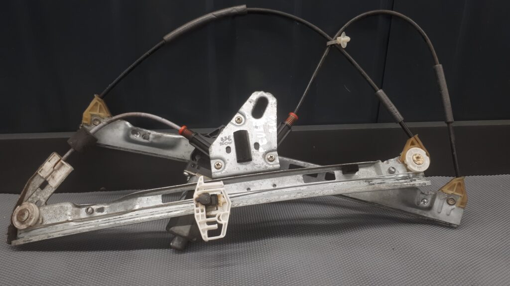 mechanizm szyby prawy przod peugeot 206 3d