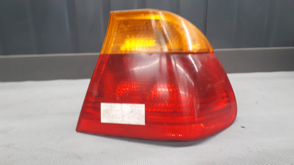 0319315144 lampa prawa bmw 320 E46 00R KOMBI
