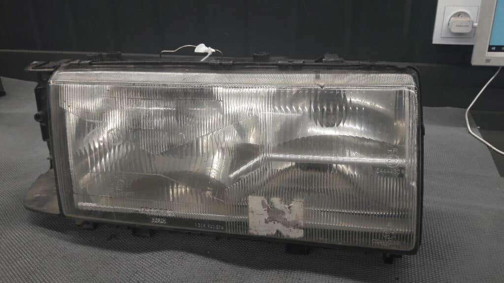 030107815 Reflekor prawy przod volvo 960 BOSCH