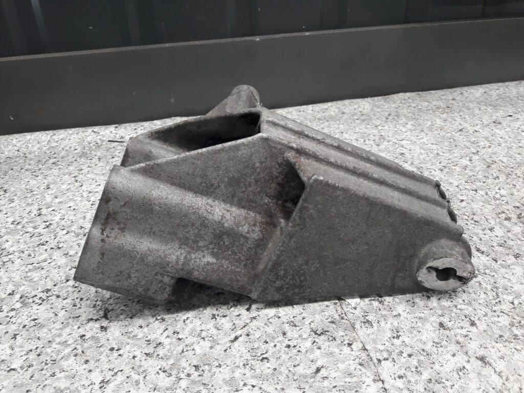 60672234 łapa silnika alfa romeo 147 1.6b