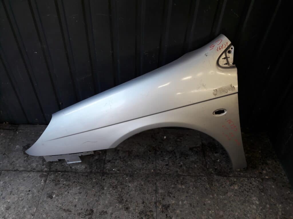 błotnik lewy przód citroen c5 05r srebny
