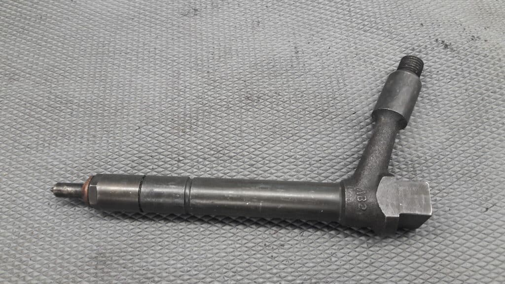 TJBB01901D Wtrysk wtryskiwacz OPEL CORSA C 1.7DTI