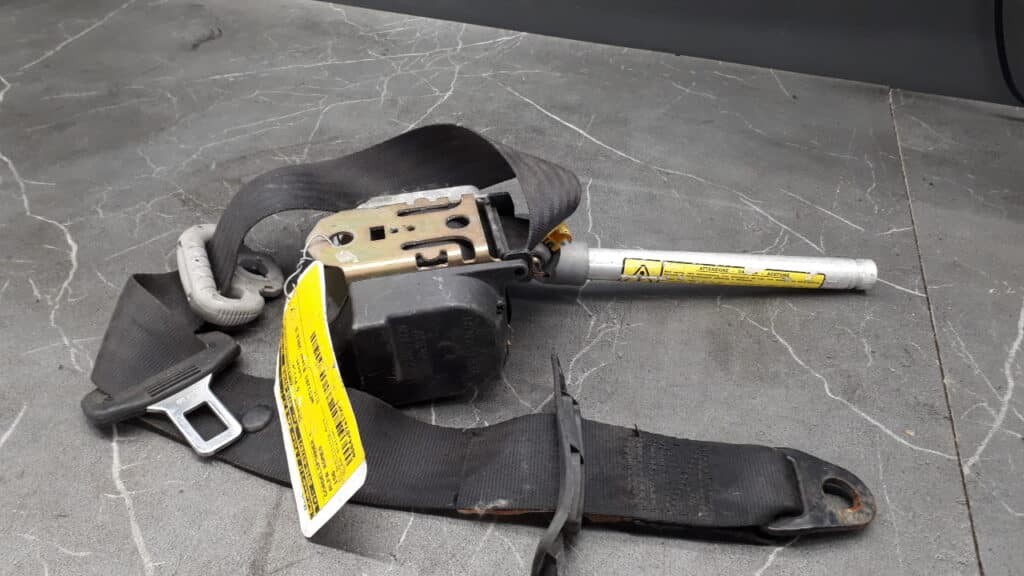 pas bezpieczenstwa alfa romeo 156