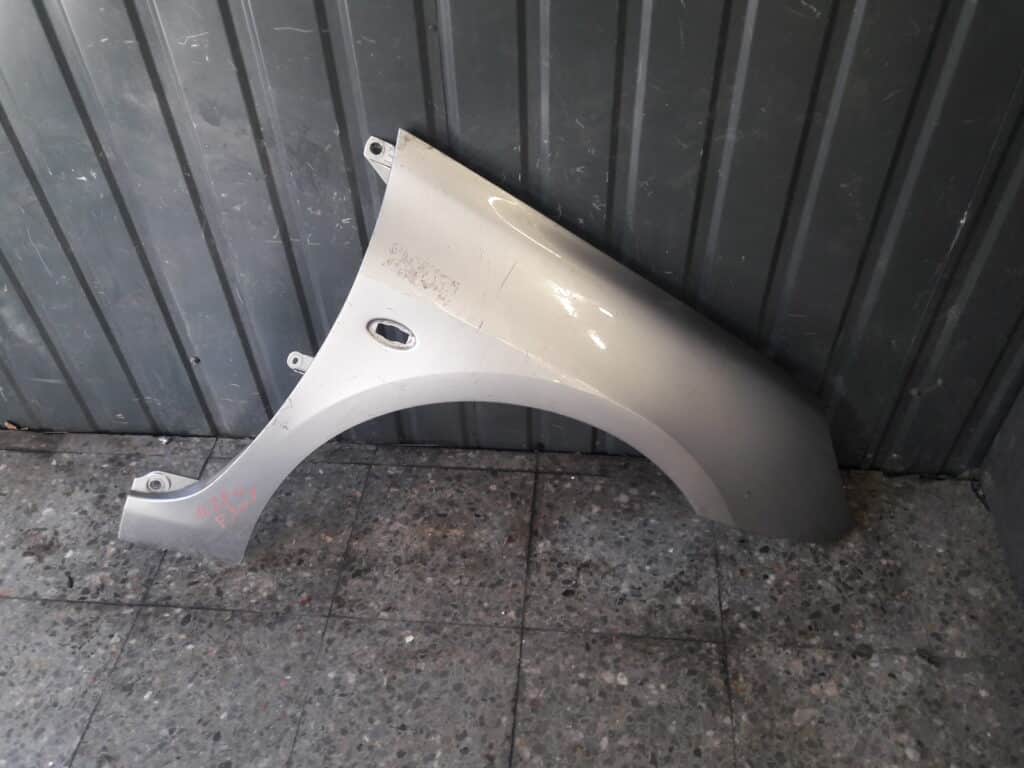 9635407280 błotnik prawy przód peugeot 307 srebny