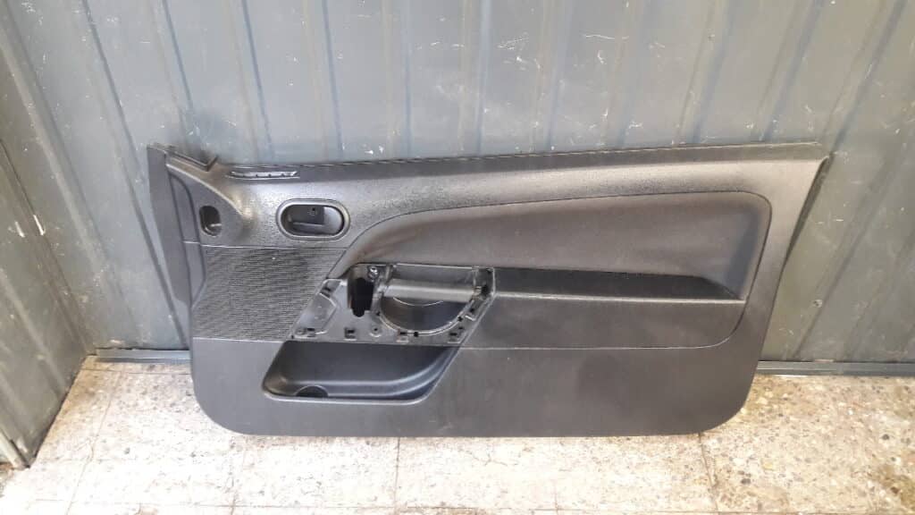boczek prawy przod  fiesta mk6 3d