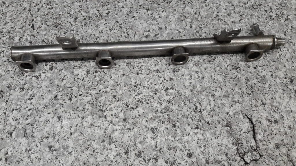 96614001 Listwa wtryskowa Mercedes W168 1.4