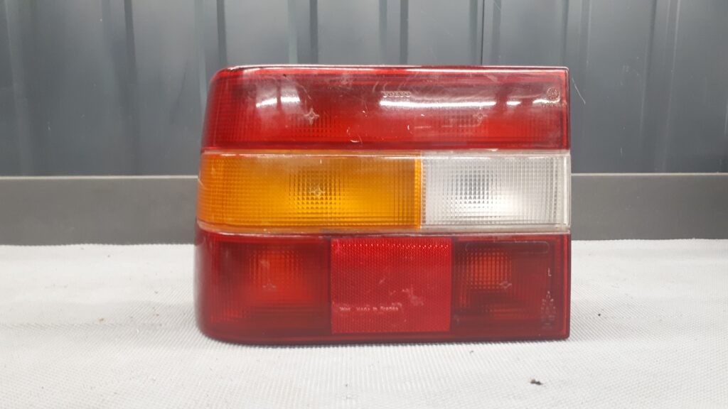 6800102 lampa lewa volvo 850 sedan 94r