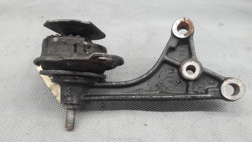 lapa wspornik silnika alfa romeo 156 1.9td