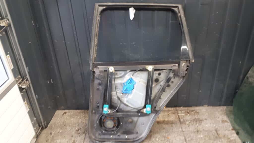 7L6839729c rama drzwi lewy tyl mechanizm Audi Q7