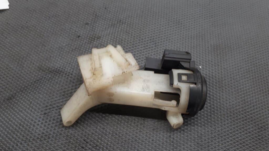 8m5t-19h386-ab stacyjka wklad ford kuga mk1 09.r