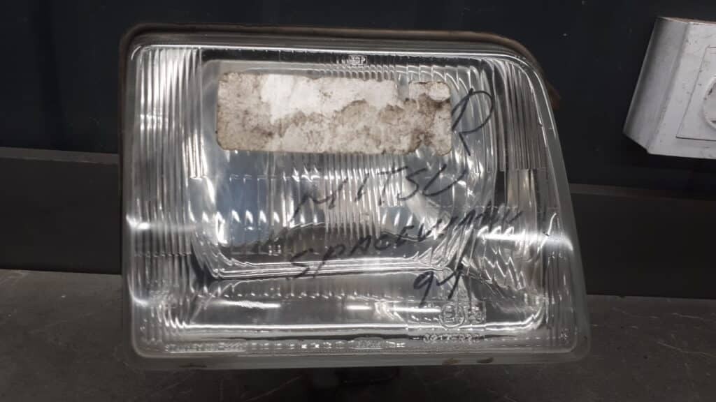reflektor prawy Mitsubishi space wagon 91r