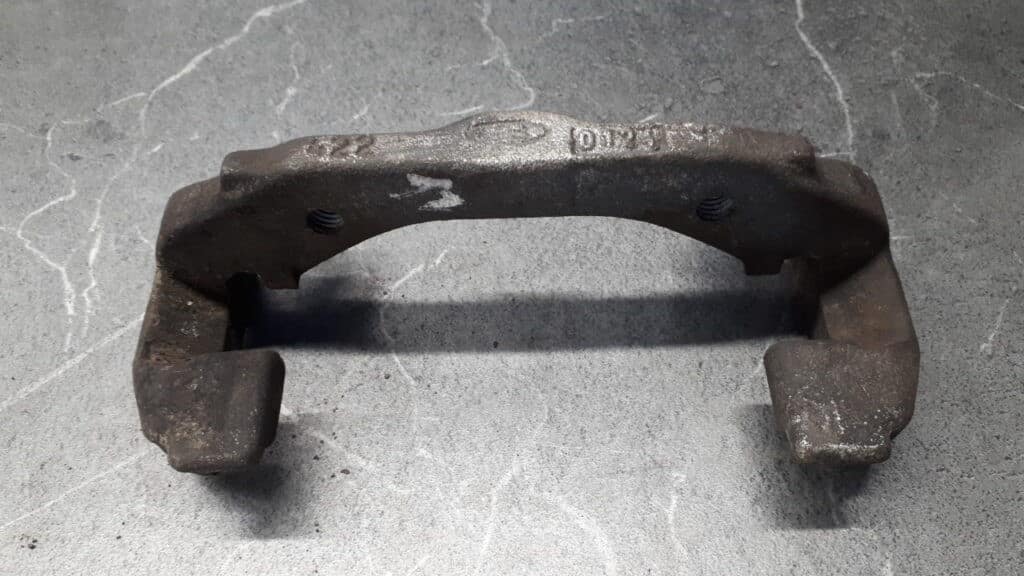 jarzmo zacisku ford ka prawy przod 1.3