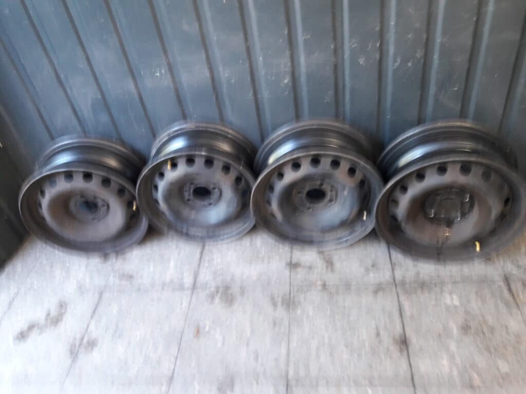 8200449944 felgi stalowe 4x100 et29 r14 Twingo II