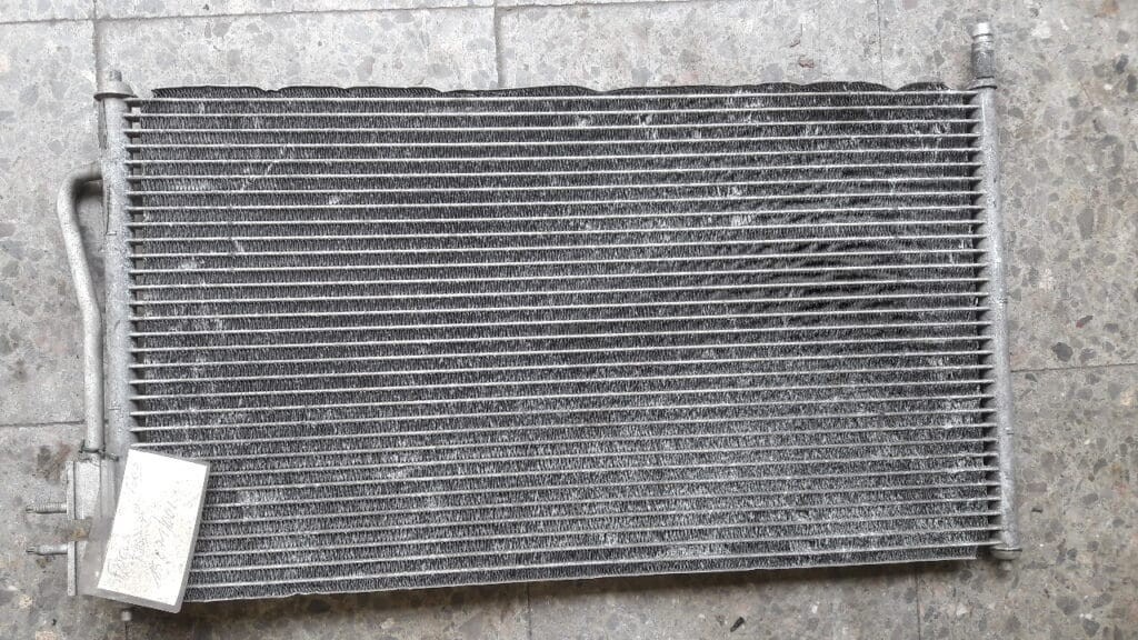 XS4H8C342DB chlodnica wody ford focus mk2 3d 1.8