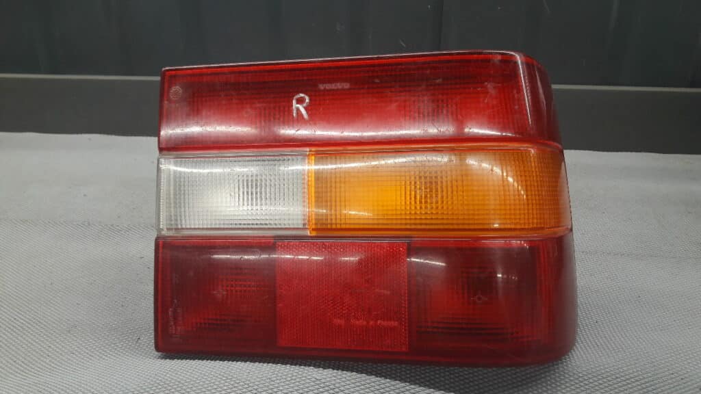 6817416 Lampa prawy tyl VOLVO 850 SEDAN